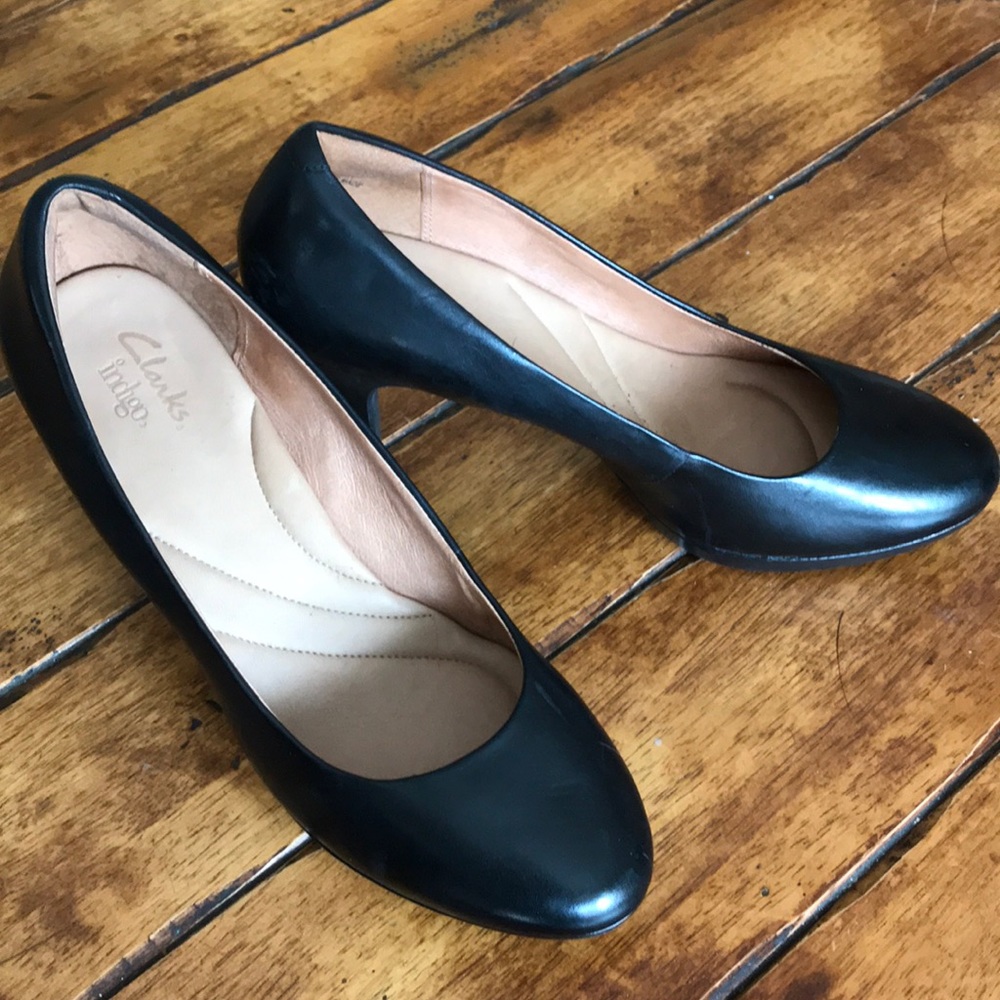 Clark’s Black Pumps